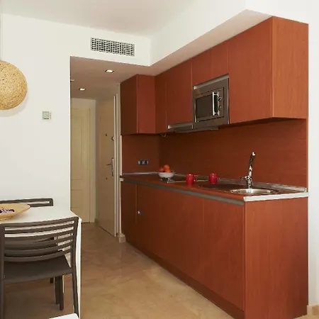 Hotel Pierre & Vacances Playa 5*